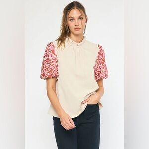 Entro Embroidered Puff Sleeve Top